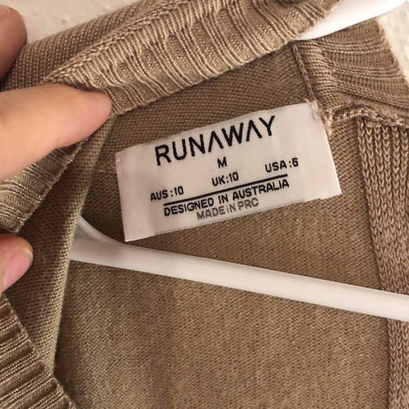 Runaway taupe sweater with cross cross back and sleeves size M side slits - Picture 5 of 7